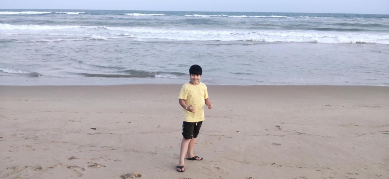 Ln Beach Homestay Puri Ngoại thất bức ảnh