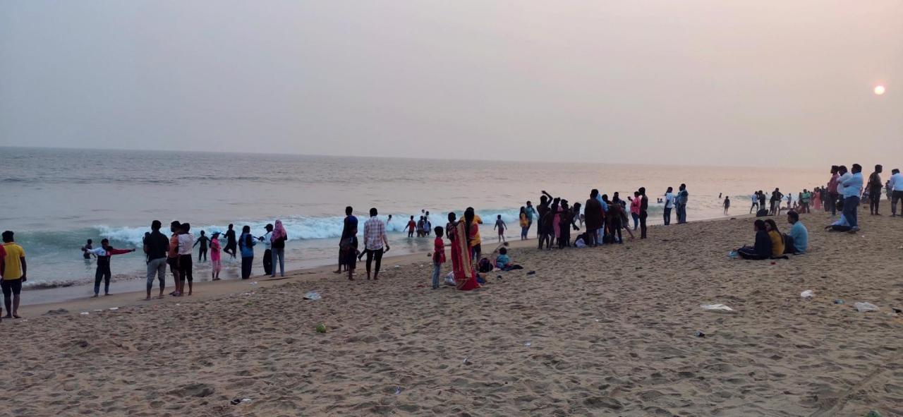 Ln Beach Homestay Puri Ngoại thất bức ảnh